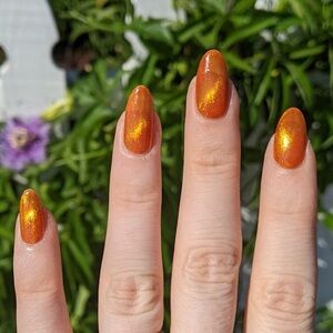ILNP Set of 2 Amber and Shooting Star Magnetic Polishes